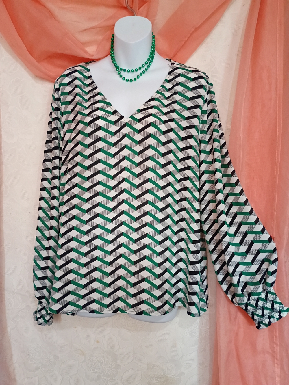 Worthington Ladies Green Black White Geometric V-Neck Blouse Sz Lg